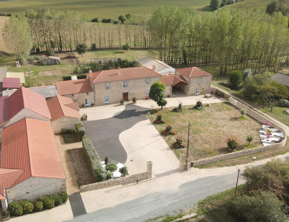 Le Logis Du Chateau Vieillevigne Eksteriør billede