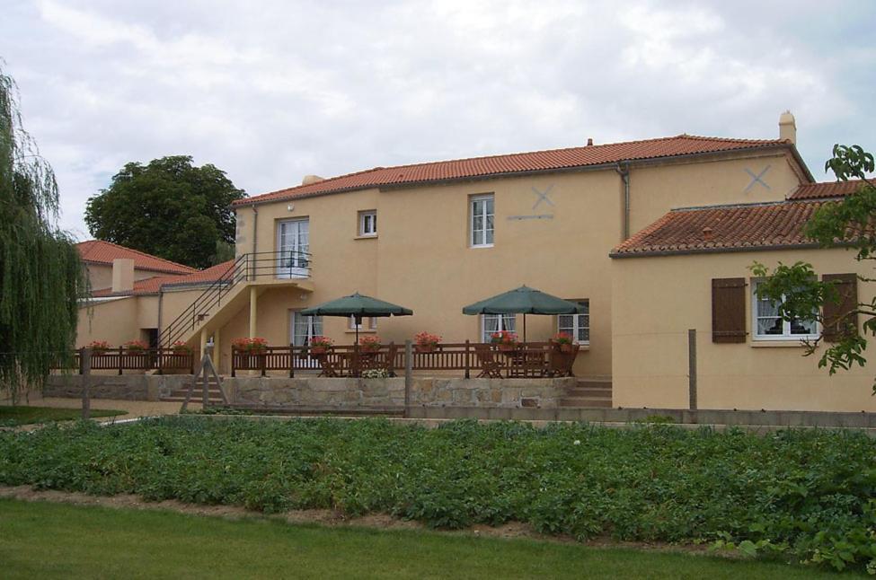Le Logis Du Chateau Vieillevigne Eksteriør billede